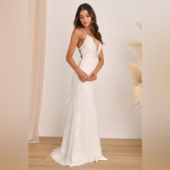 Elegant White Lace Women Dress - Picture 4 of 11